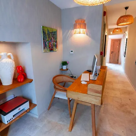 Bed & Breakfast Manifest Urla